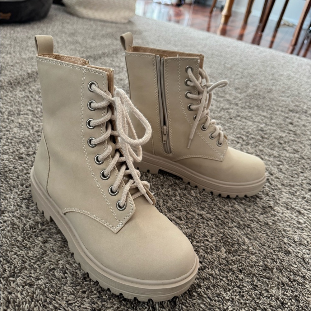 Soda Cream Combat Moto Boots Lace-Up Design